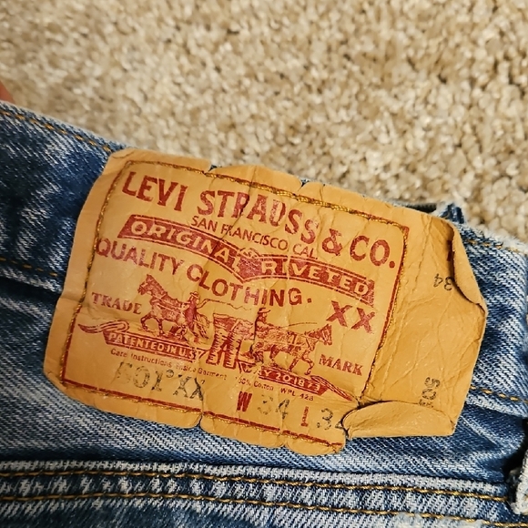 Vintage Mens Levi's Blue Denim Jeans with Leather Patch - Picture 3 of 5